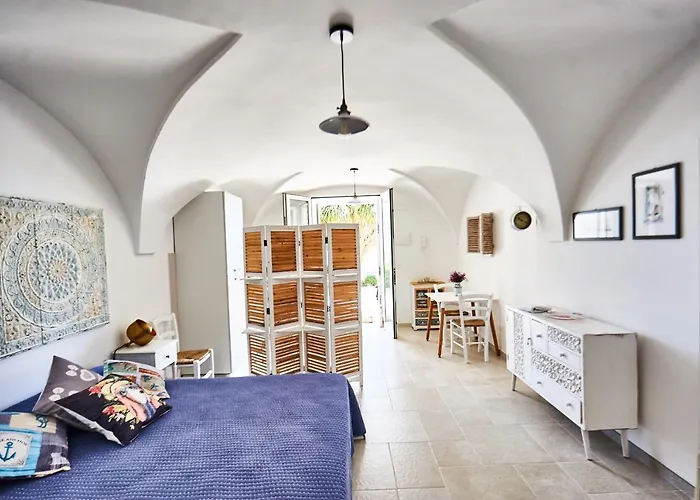 Equorum Prospectus 2 - Ostuni Centro - Guest House