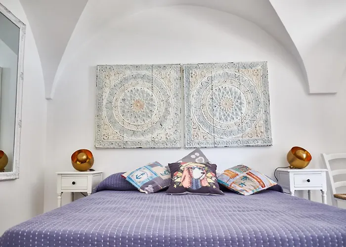 Equorum Prospectus 2 - Ostuni Centro - Guest House